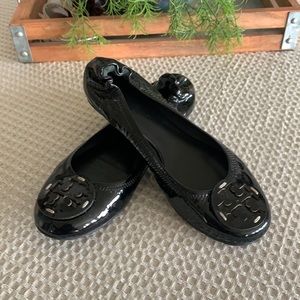 Tory Burch: patent black leather ballet flats (8)